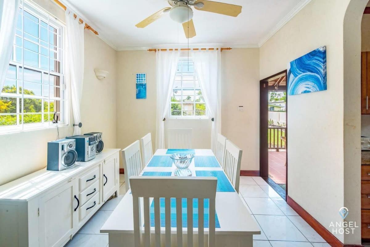 2-Story Townhome With Private Pool, Ideal For Group! Christ Church Dış mekan fotoğraf