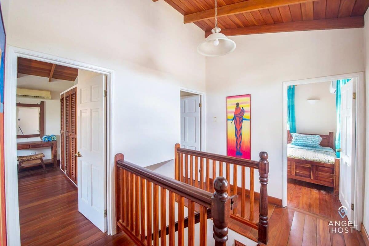 2-Story Townhome With Private Pool, Ideal For Group! Christ Church Dış mekan fotoğraf