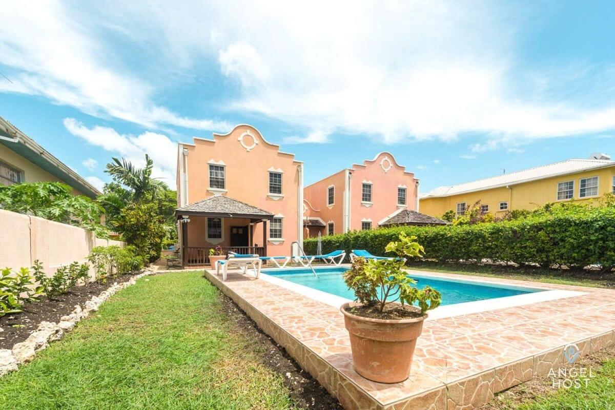 2-Story Townhome With Private Pool, Ideal For Group! Christ Church Dış mekan fotoğraf