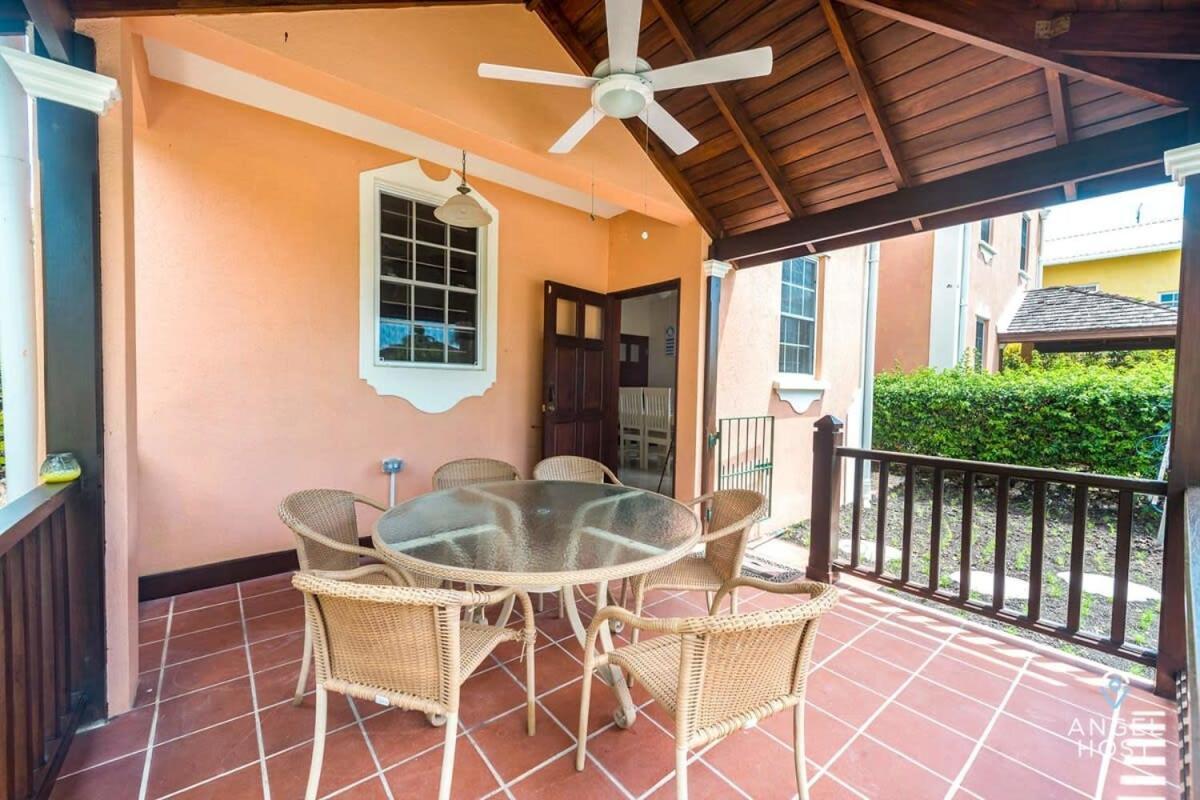 2-Story Townhome With Private Pool, Ideal For Group! Christ Church Dış mekan fotoğraf