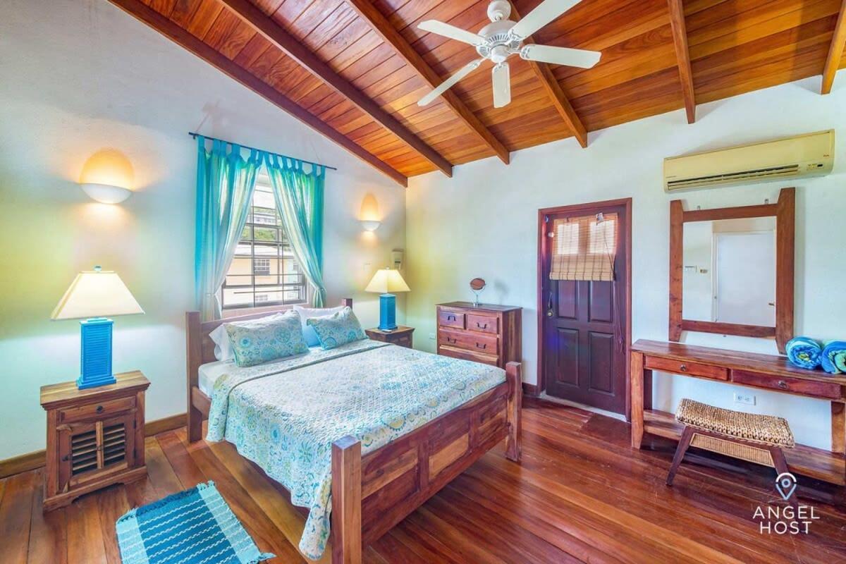 2-Story Townhome With Private Pool, Ideal For Group! Christ Church Dış mekan fotoğraf