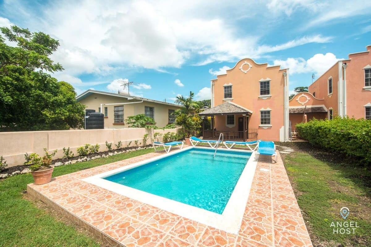 2-Story Townhome With Private Pool, Ideal For Group! Christ Church Dış mekan fotoğraf